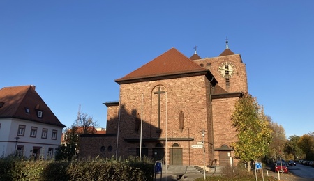 Herz-Jesu-Kirche (Außenansicht)